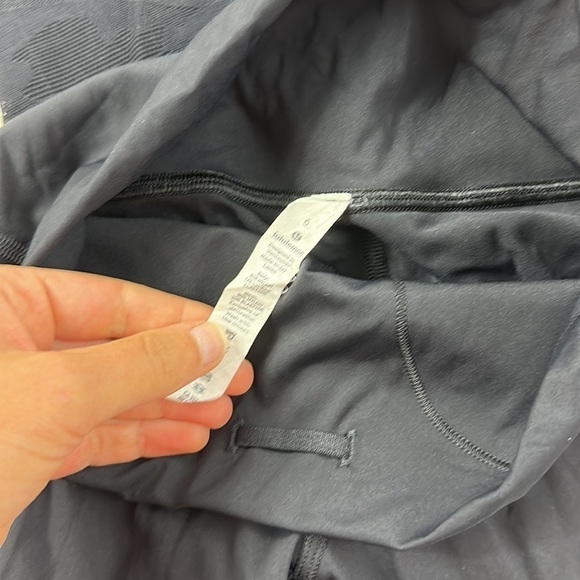 Lululemon Sheer Will High-Rise Tight 28" *Camo Black - Picture 2 of 4